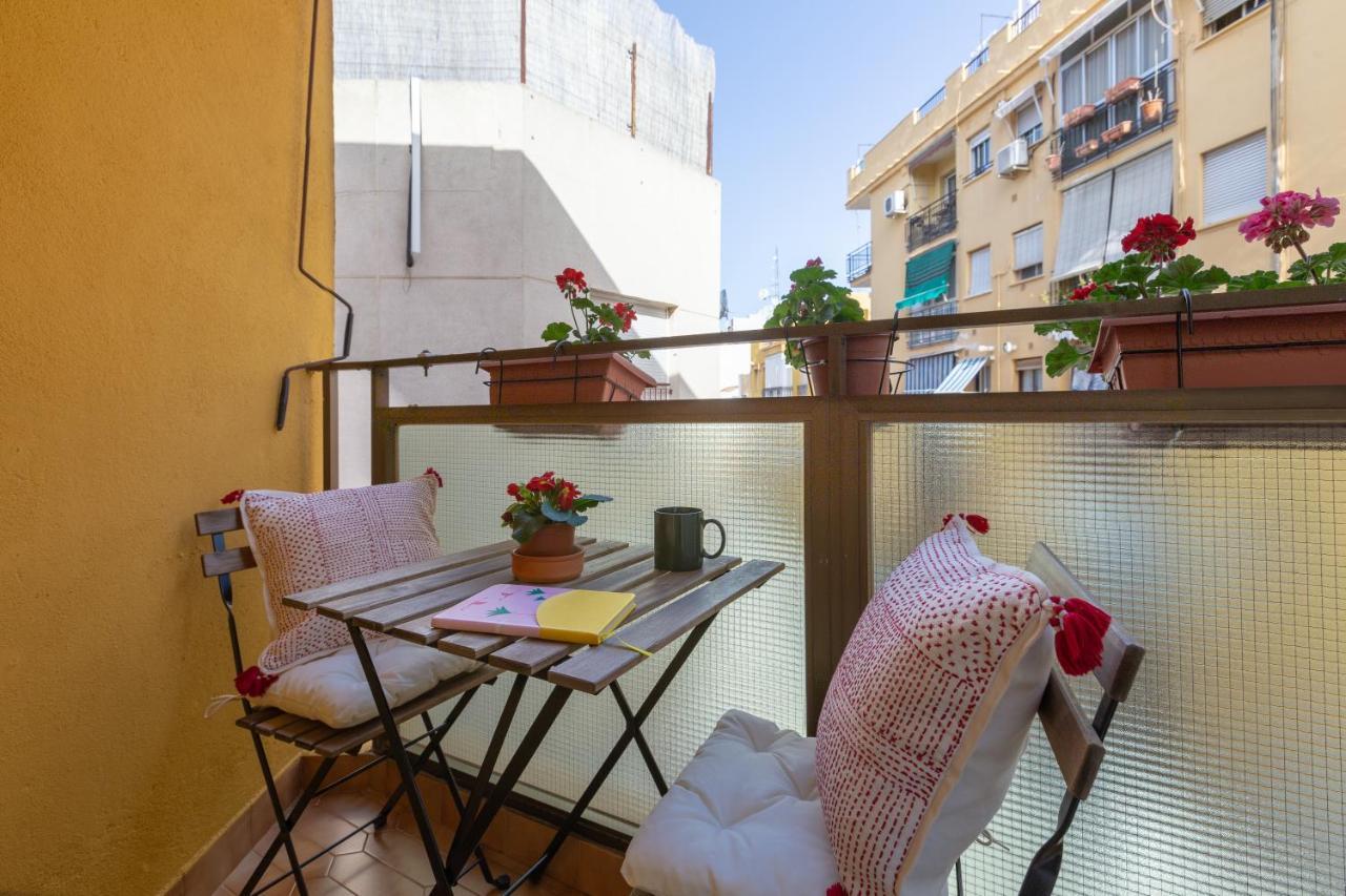 Luminoso Apartamento De Dos Habitaciones Con Terraza Y Parking En El Centro Малага Екстериор снимка