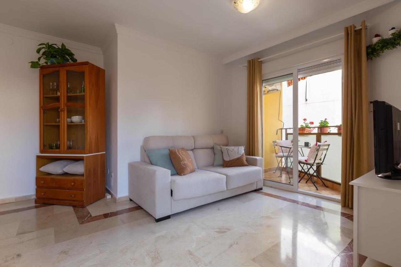 Luminoso Apartamento De Dos Habitaciones Con Terraza Y Parking En El Centro Малага Екстериор снимка